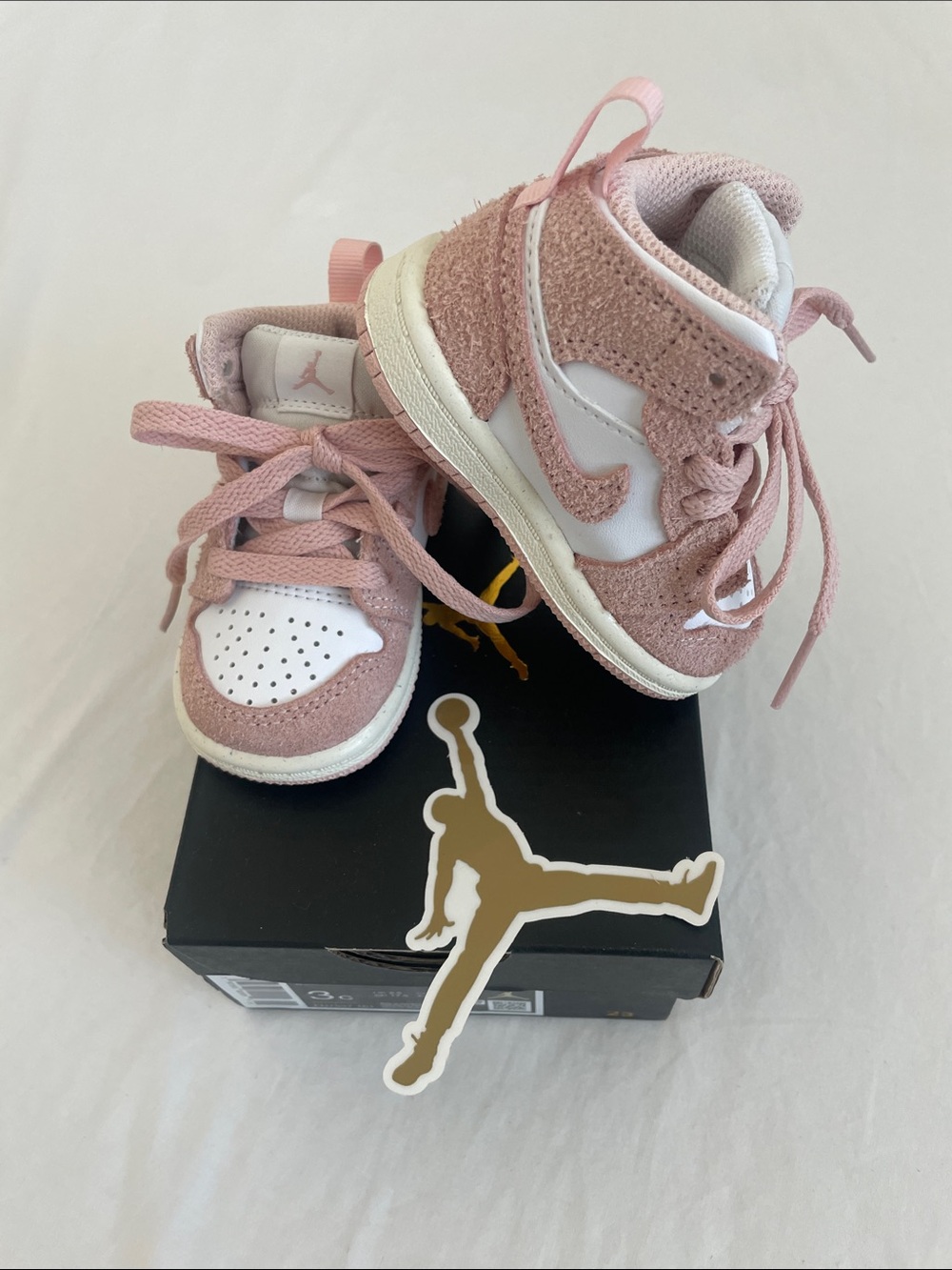 Jordan 1 MID SE Toddler Pink and White High-Top Sneakers Size 3C (EUC)